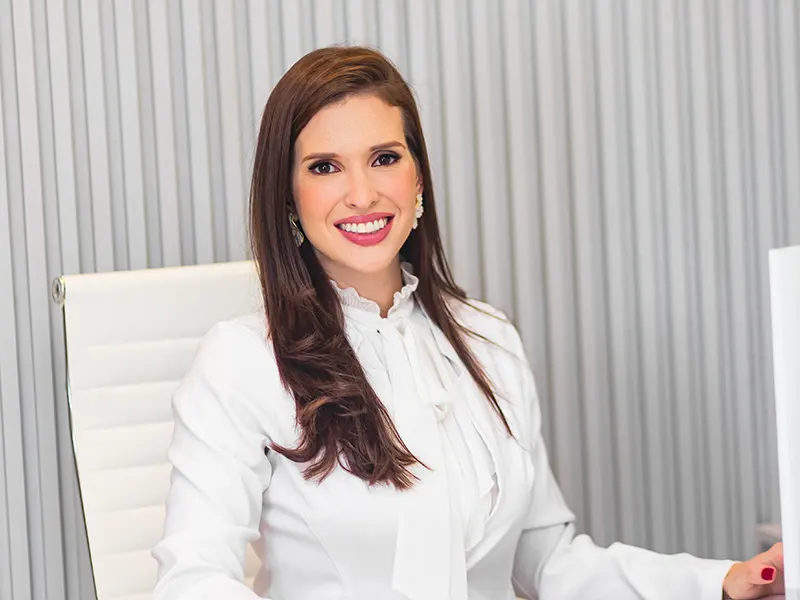dra. Débora Bacellar, dermatologia e tricologia em Belém